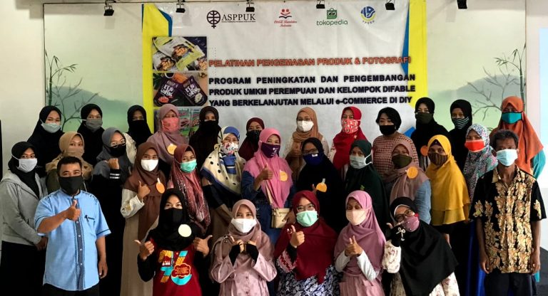 UMKM Perempuan dan Difable di Yogyakarta Mengikuti Pelatihan Pengemasan dan Fotografi Produk